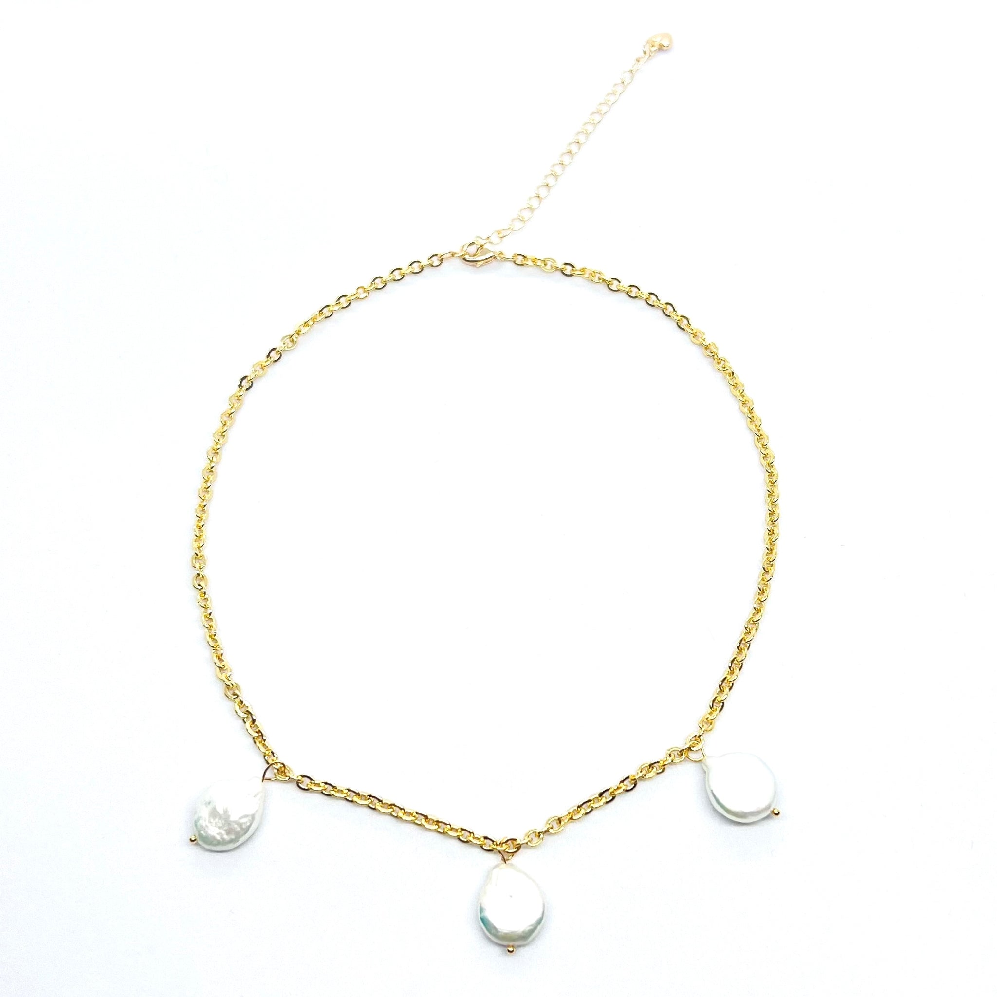TRIPLE PEARL NECKLACE