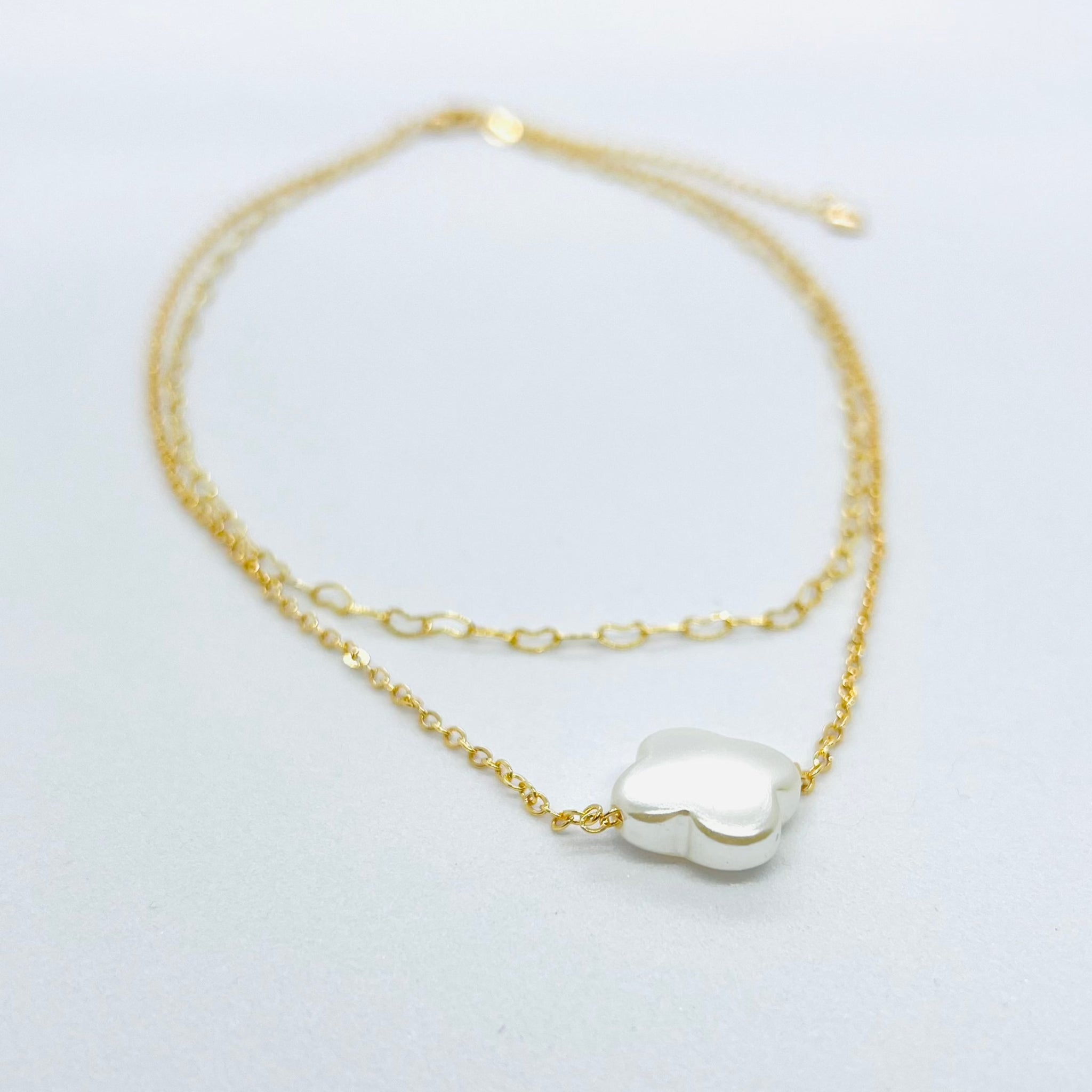 CLOVER PEARL NECKLACE
